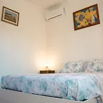 Domus Aurelia Colibri Comfort & Terrace *