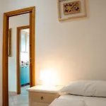 Domus Aurelia Colibri Comfort & Terrace Apartman